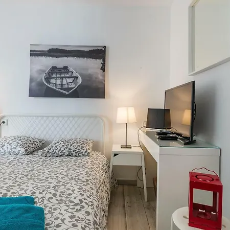 Beautiful Stylish @ Center Apartment *