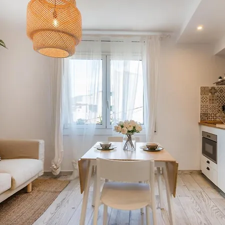 Apartment Beautiful Stylish @ Center *